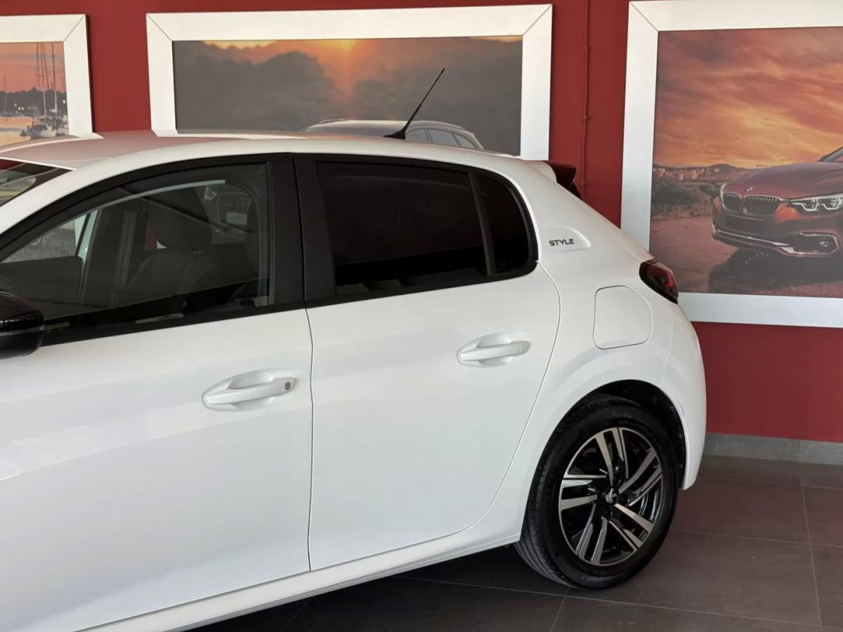 peugeot-208-2022-gasolina-1199cc