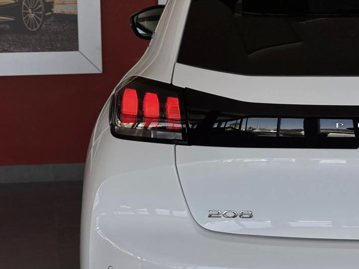 peugeot-208-2022-gasolina-1199cc