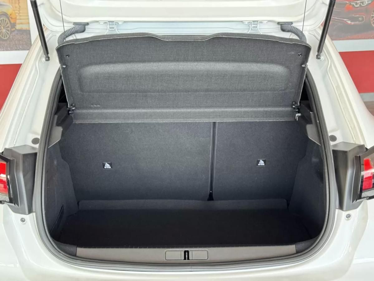 peugeot-208-2022-gasolina-1199cc