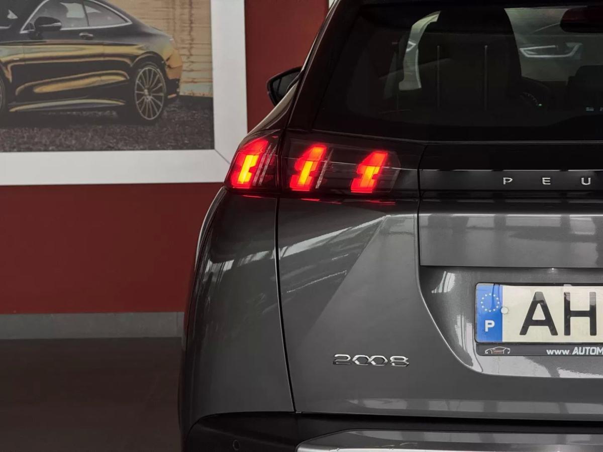 peugeot-2008-2021-gasolina-1199cc