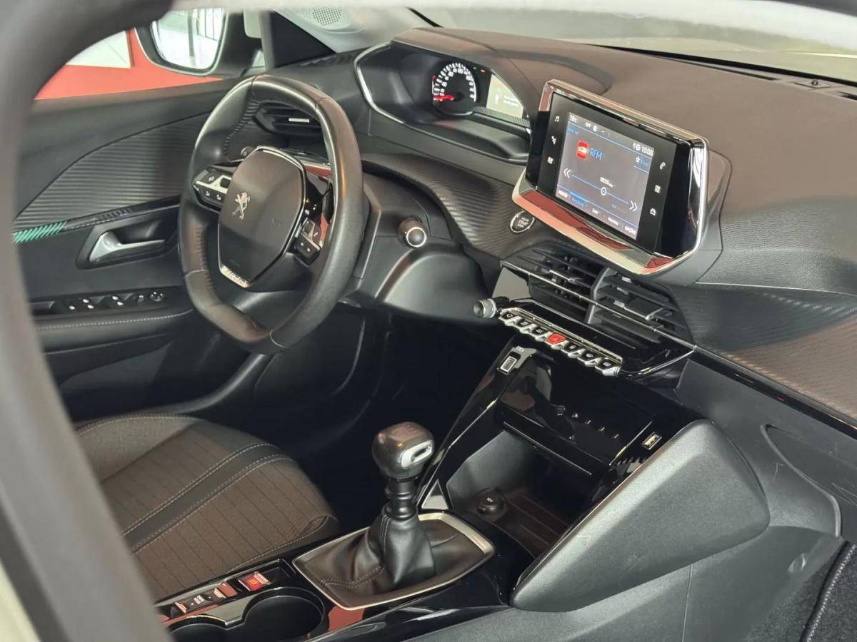 peugeot-208-2021-gasolina-1199cc