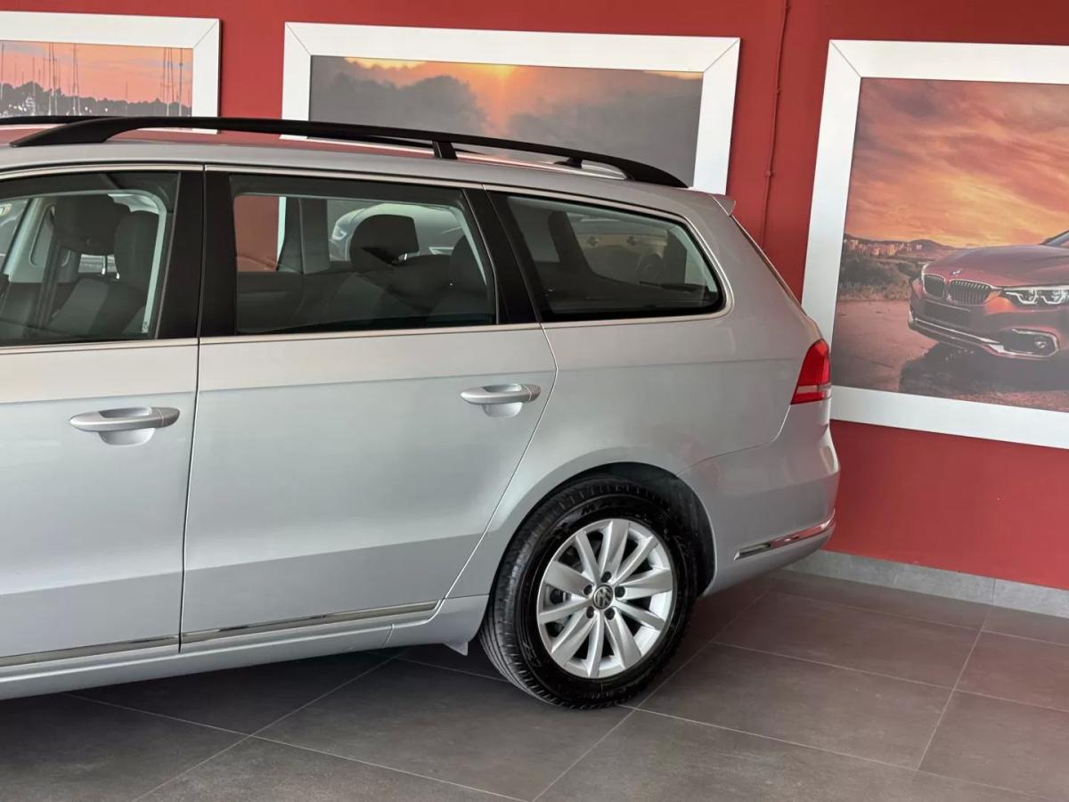 volkswagen-passat-variant-2011-diesel-1598cc