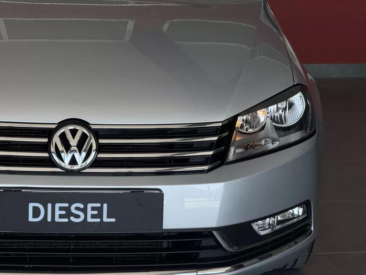 volkswagen-passat-variant-2011-diesel-1598cc