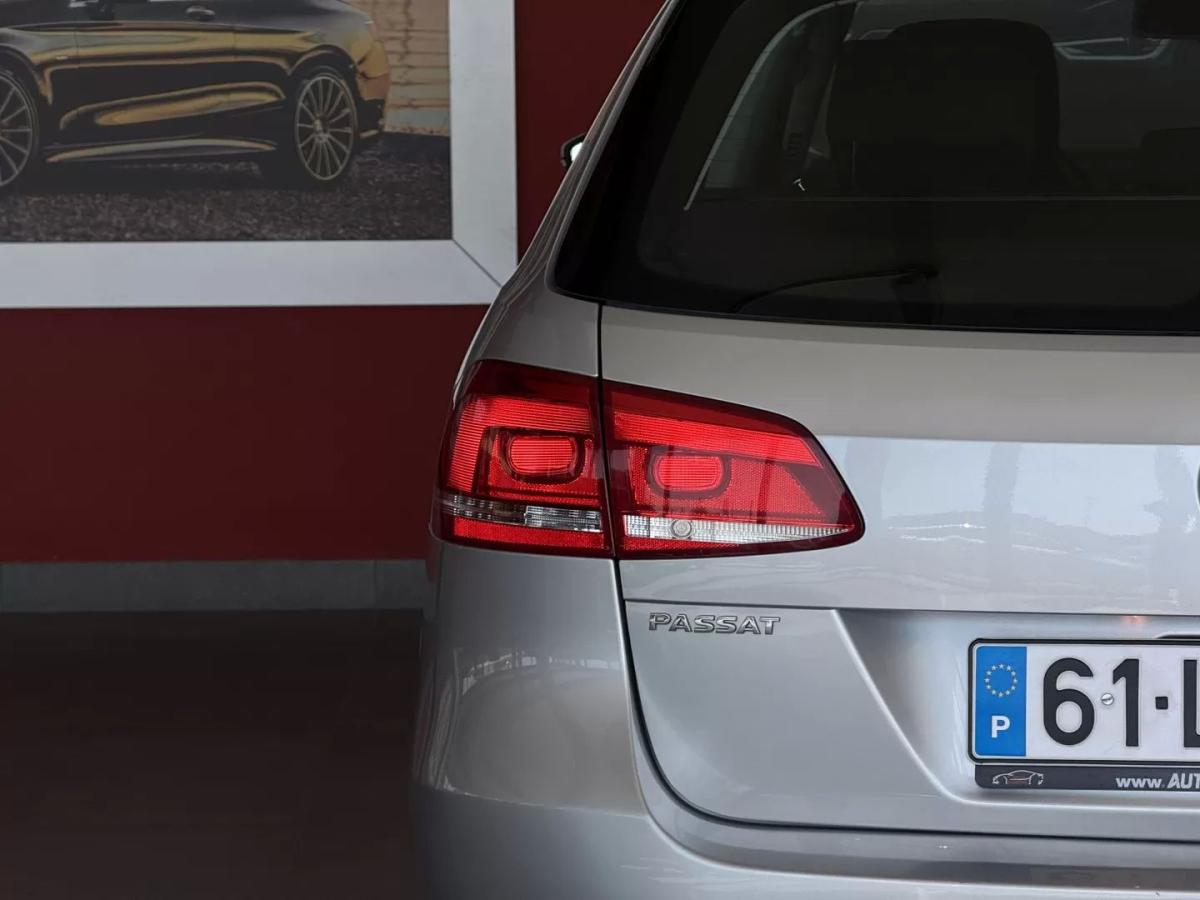 volkswagen-passat-variant-2011-diesel-1598cc