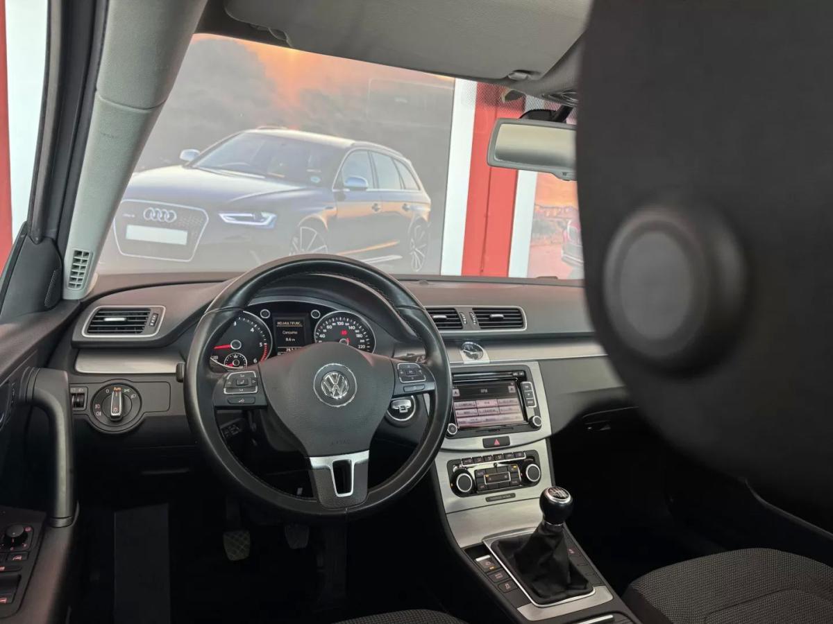 volkswagen-passat-variant-2011-diesel-1598cc