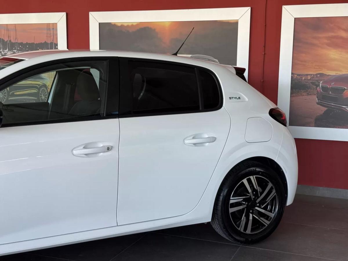 peugeot-208-2023-diesel-1499cc
