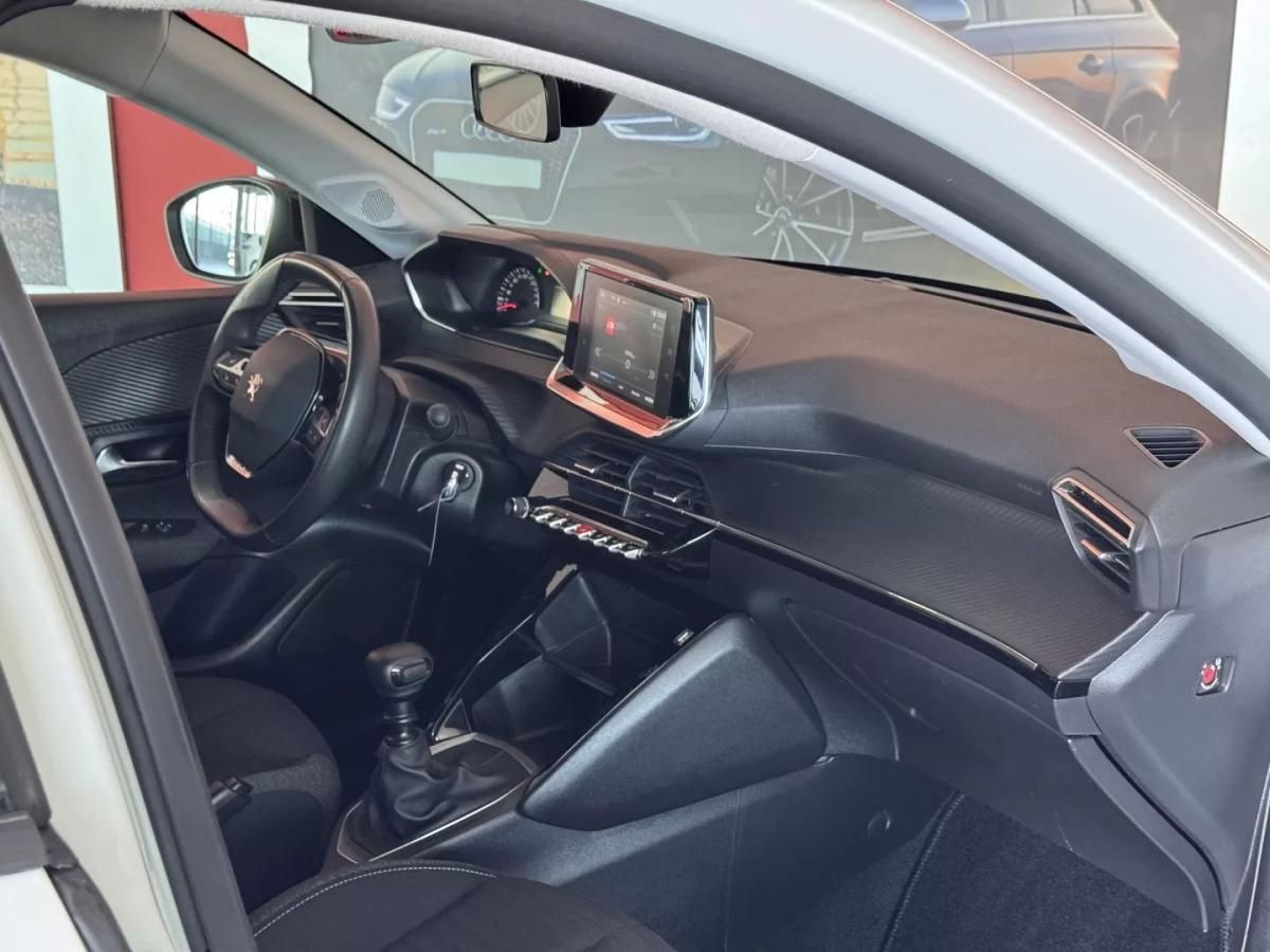 peugeot-208-2023-diesel-1499cc