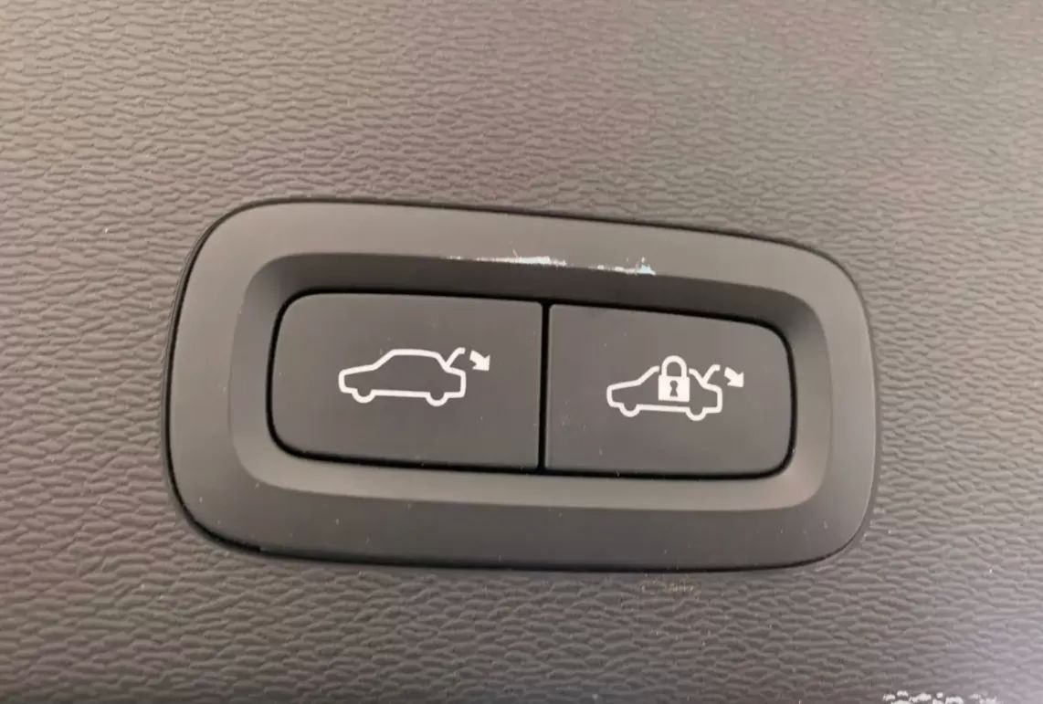 volvo-c40-2022-eletrico-200cc