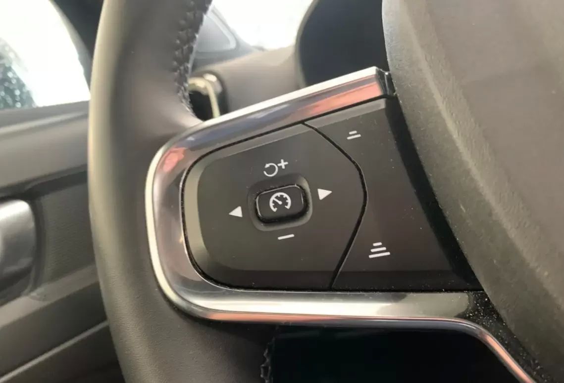 volvo-c40-2022-eletrico-200cc