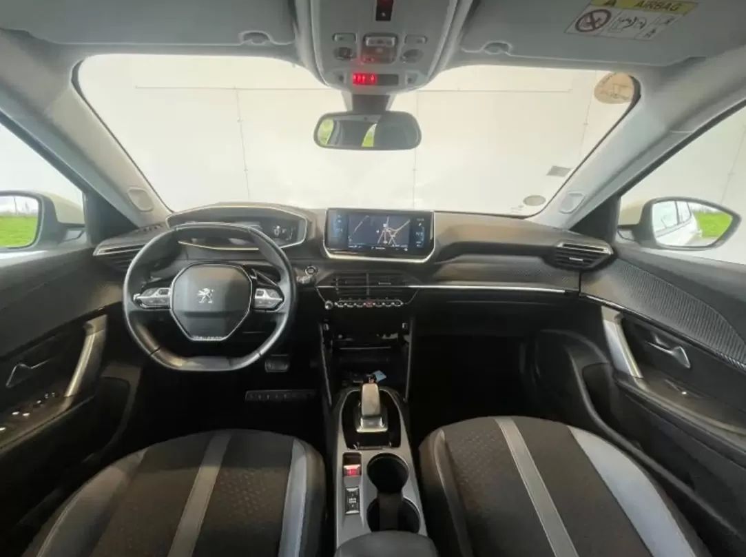 peugeot-e-2008-2022-eletrico-200cc