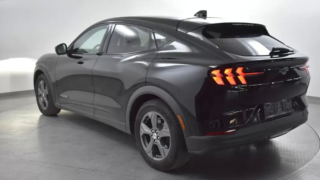 ford-mustang-mach-e-2022-eletrico-200cc