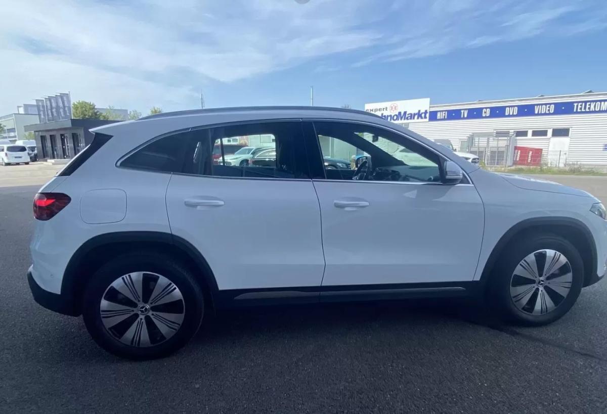mercedes-benz-eqa-2024-eletrico-200cc