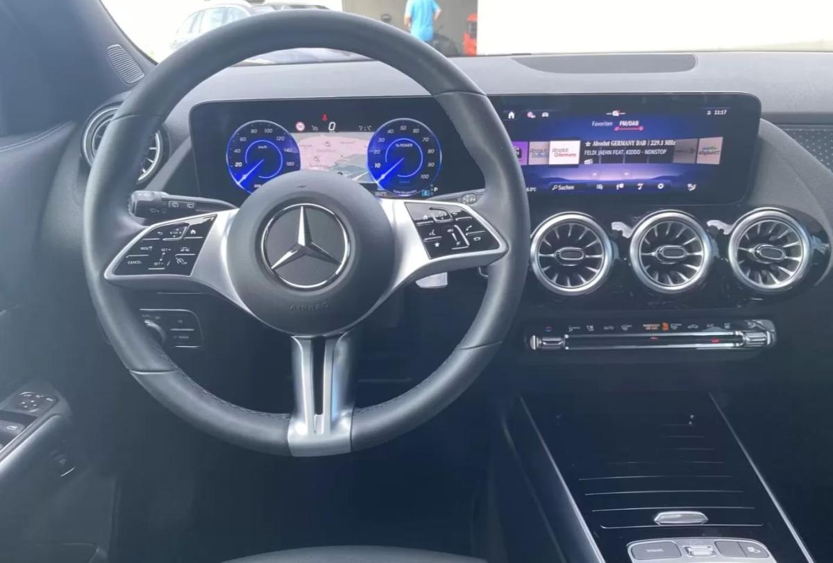 mercedes-benz-eqa-2024-eletrico-200cc