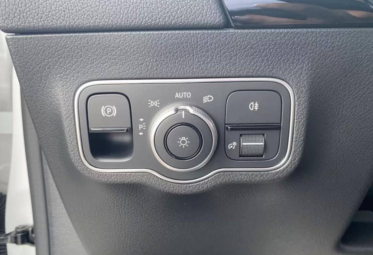 mercedes-benz-eqa-2024-eletrico-200cc