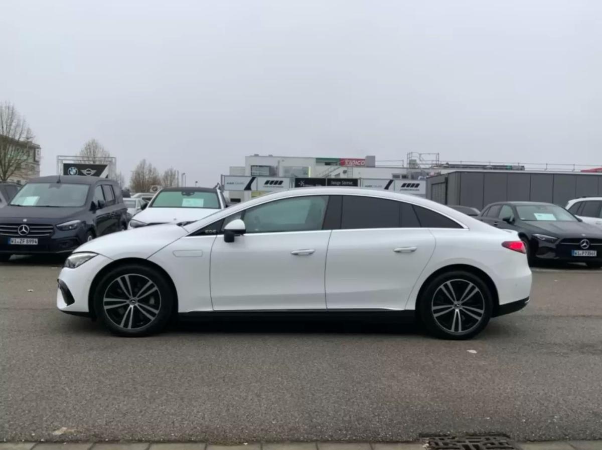 mercedes-benz-eqe-2023-eletrico-200cc