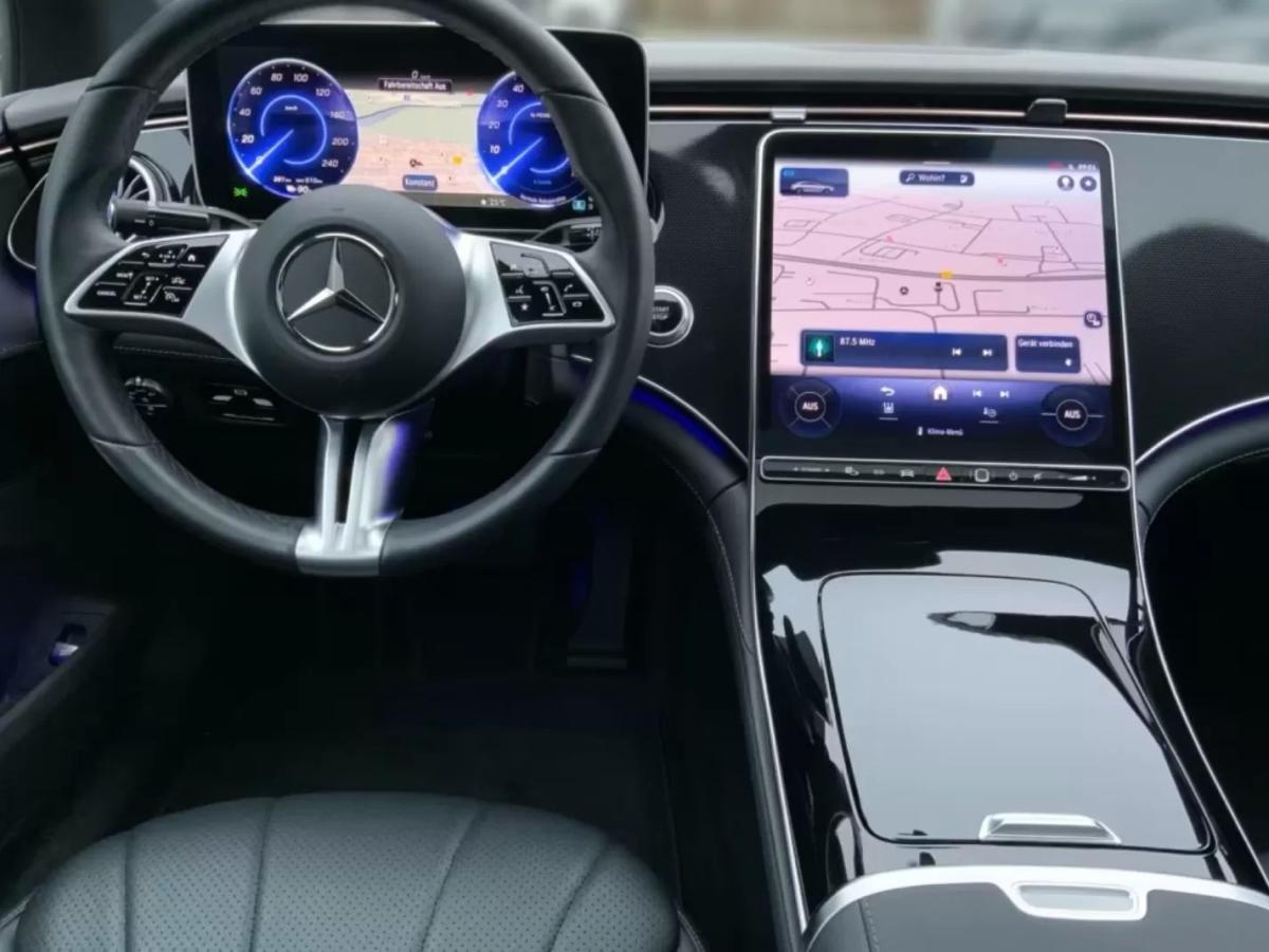 mercedes-benz-eqe-2023-eletrico-200cc