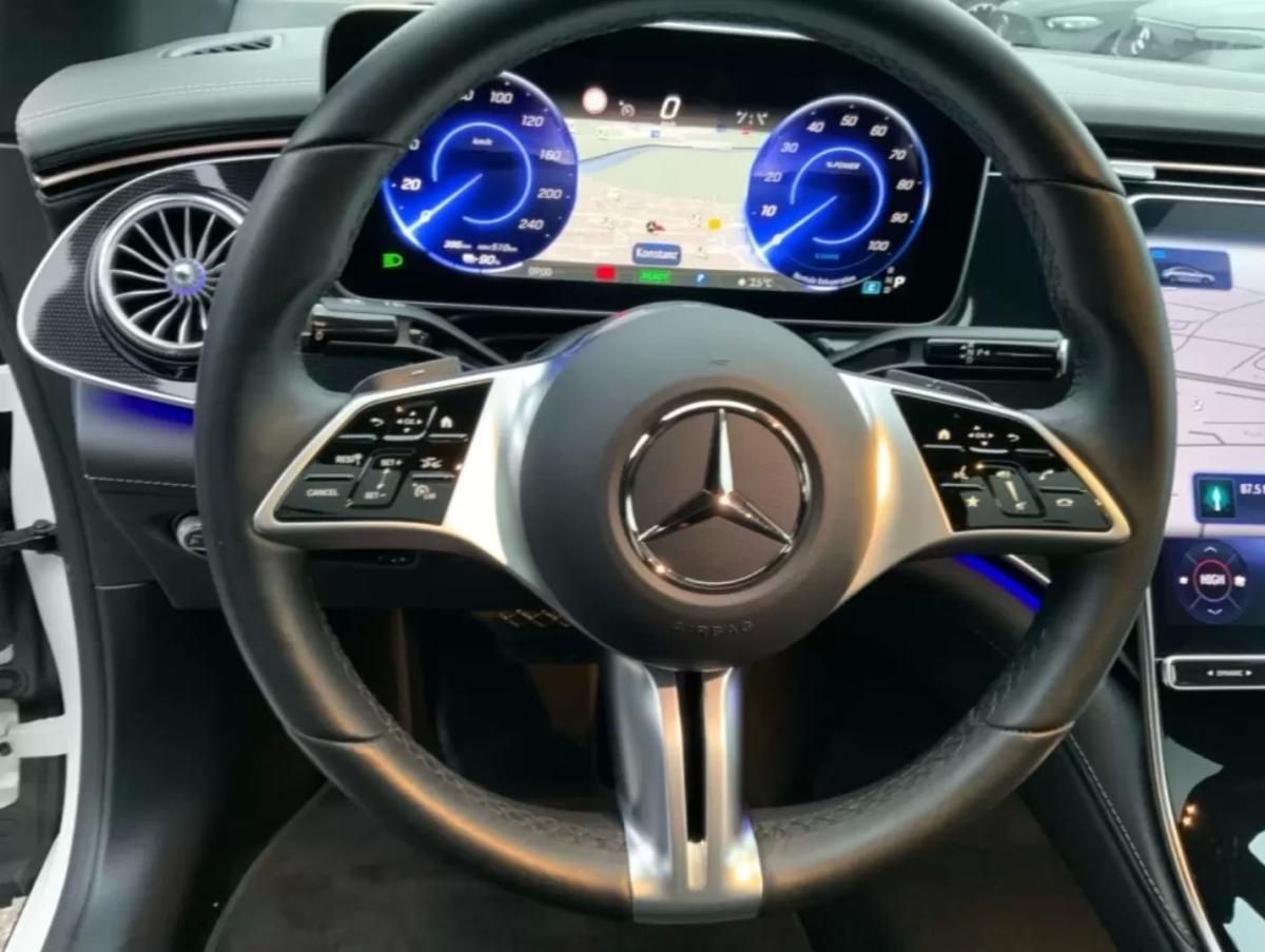 mercedes-benz-eqe-2023-eletrico-200cc