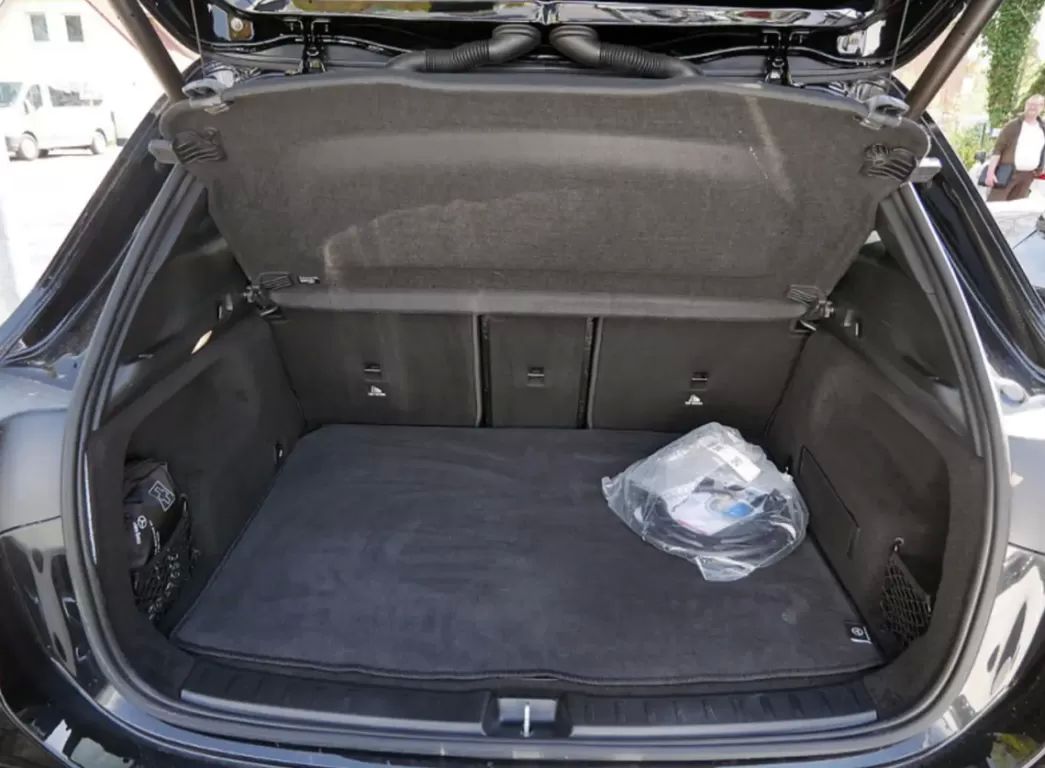 mercedes-benz-eqa-2021-eletrico-200cc