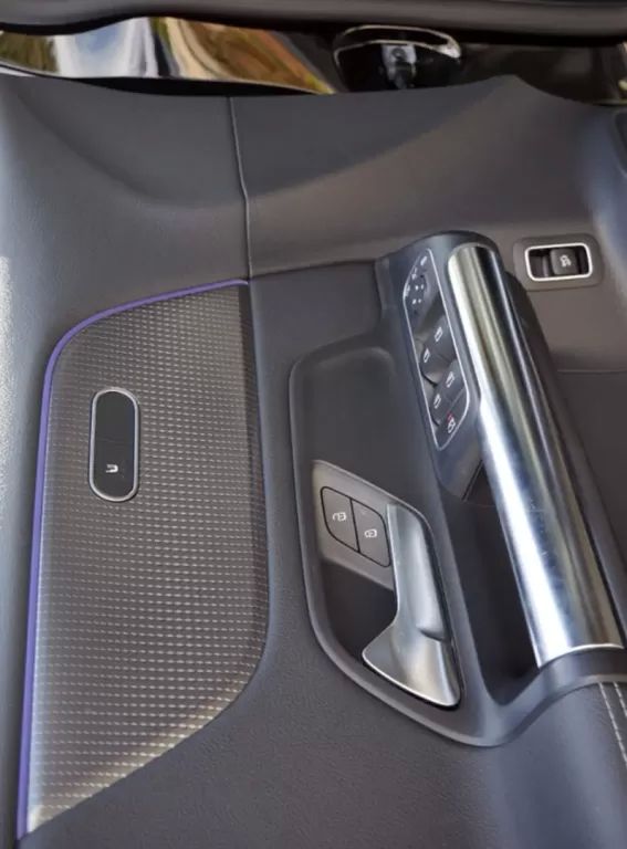 mercedes-benz-eqa-2021-eletrico-200cc