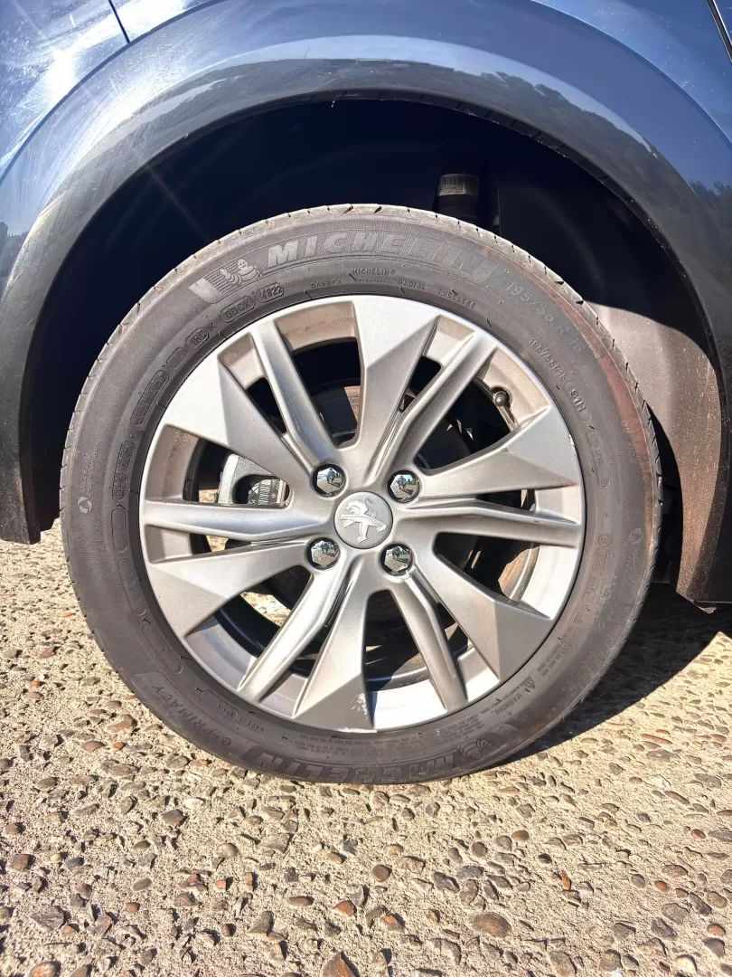 peugeot-e-208-2023-eletrico-0cc