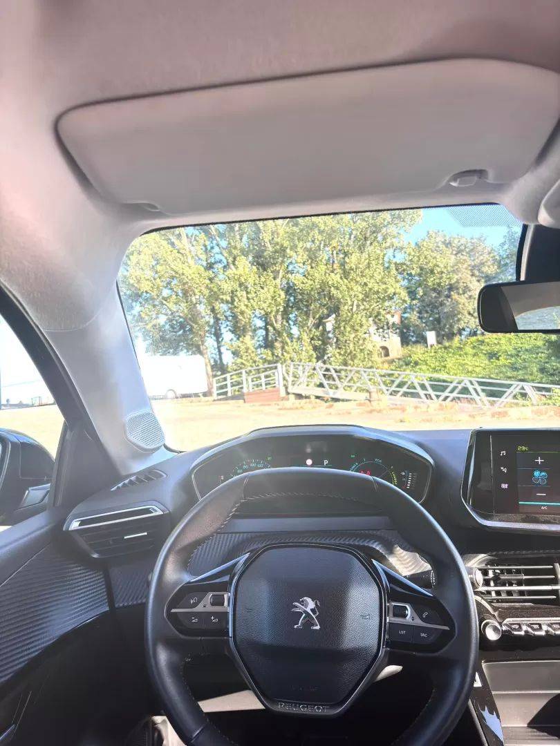 peugeot-e-208-2023-eletrico-0cc