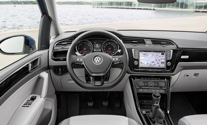 volkswagen-touran-2022-gasolina-1498cc