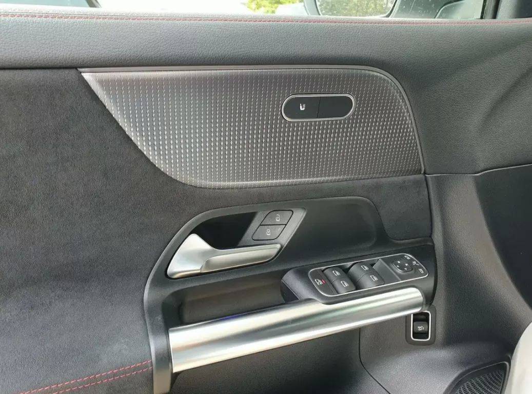 mercedes-benz-eqa-2023-eletrico-200cc