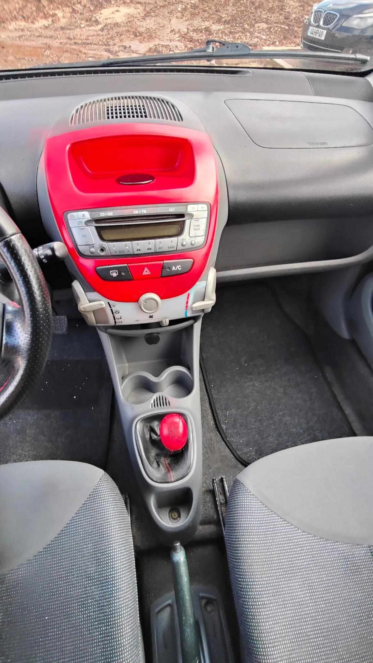 peugeot-107-2008-gasolina-1000cc
