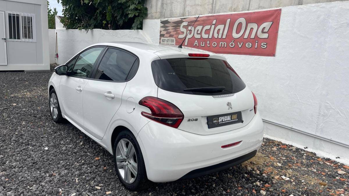 peugeot-208-2016-gasolina-1199cc