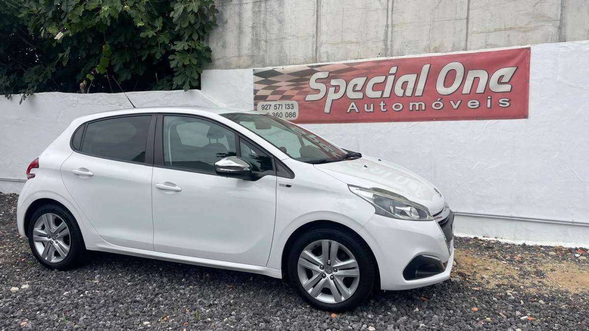 peugeot-208-2016-gasolina-1199cc
