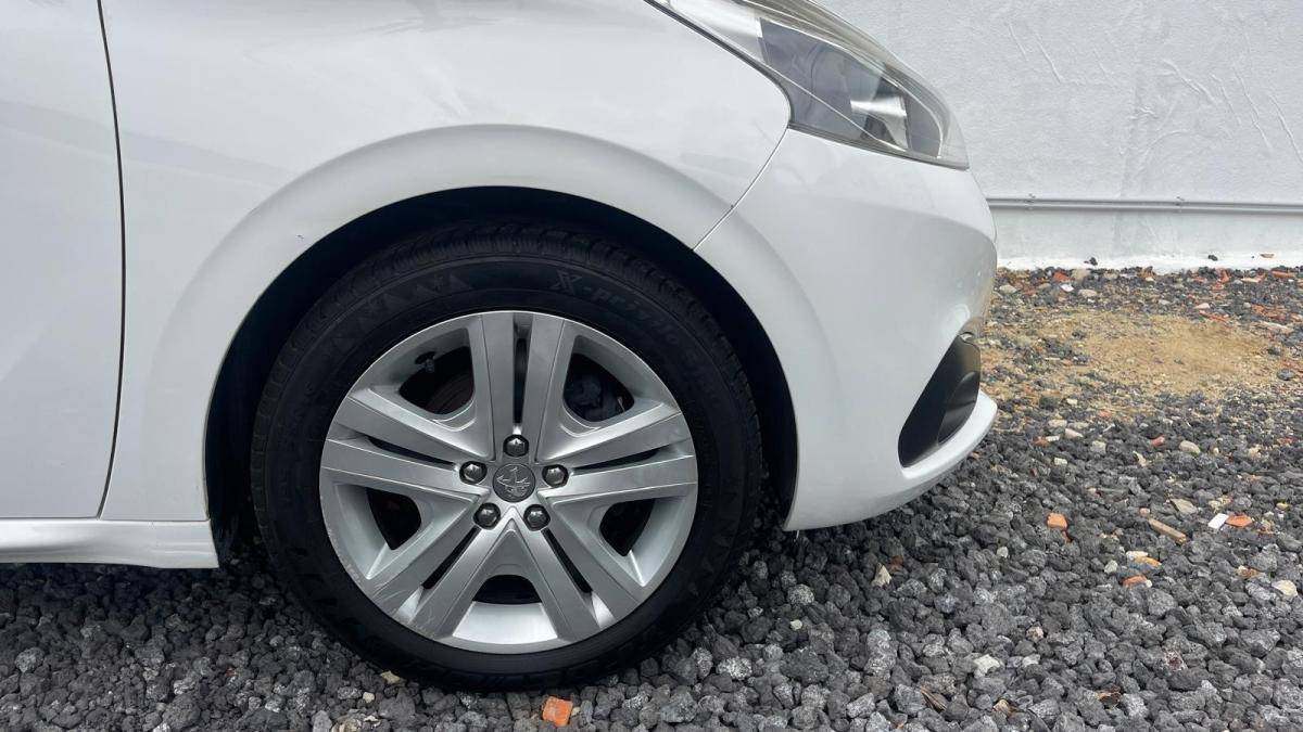 peugeot-208-2016-gasolina-1199cc