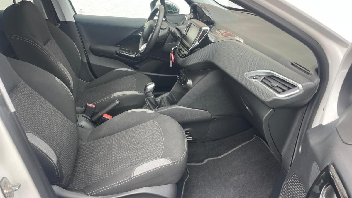 peugeot-208-2016-gasolina-1199cc
