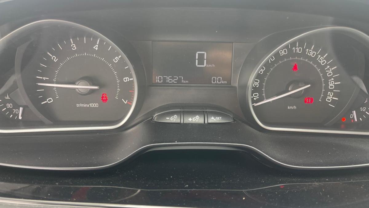 peugeot-208-2016-gasolina-1199cc