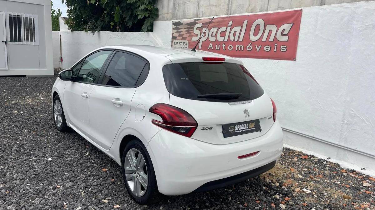 peugeot-208-2016-gasolina-1199cc
