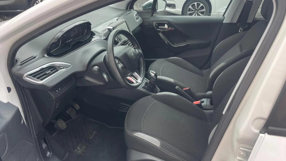 peugeot-208-2016-gasolina-1199cc