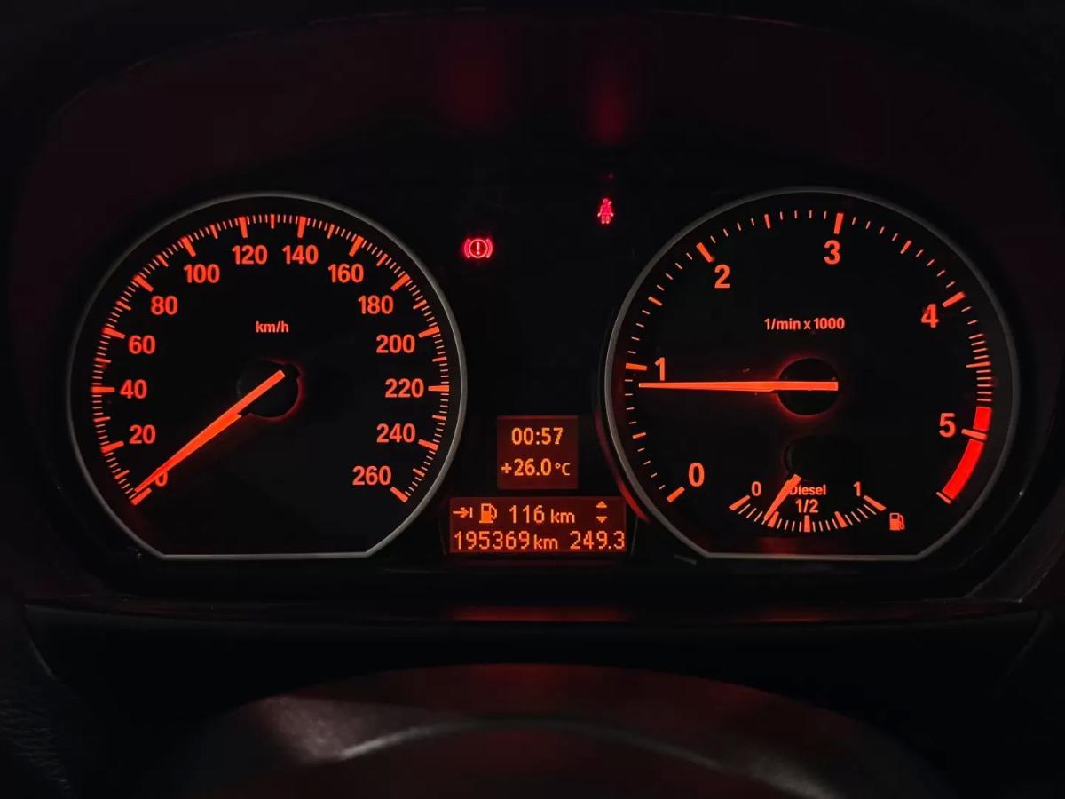 bmw-serie-1-2012-diesel-1995cc