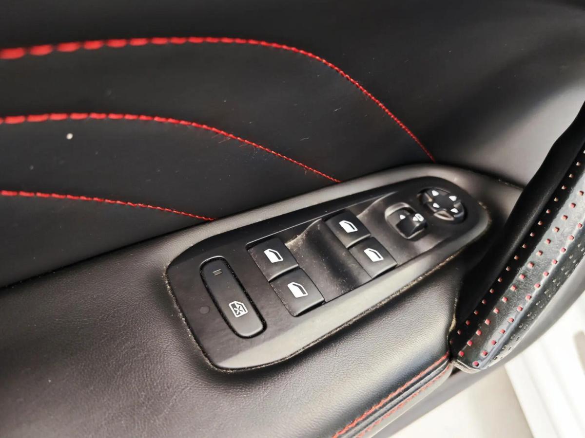 peugeot-308-2018-gasolina-1199cc