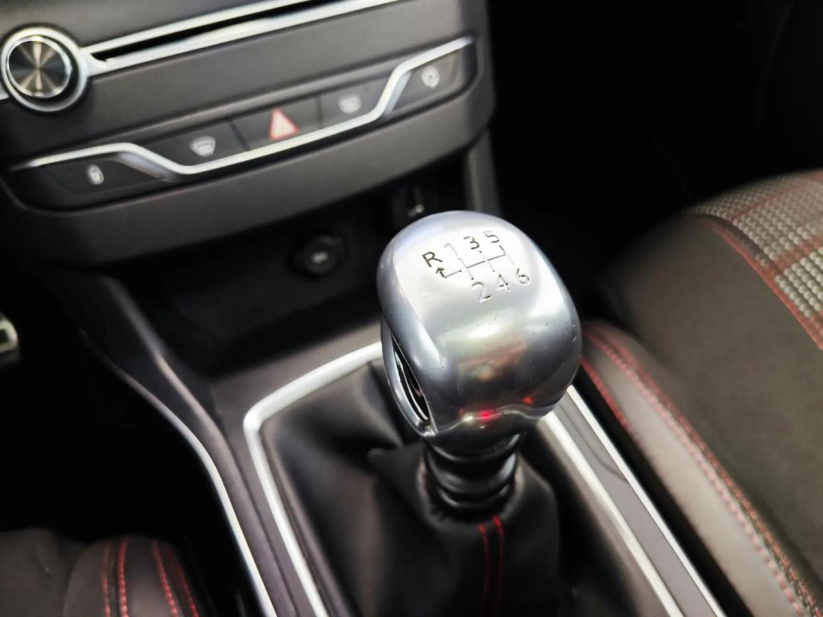 peugeot-308-2018-gasolina-1199cc
