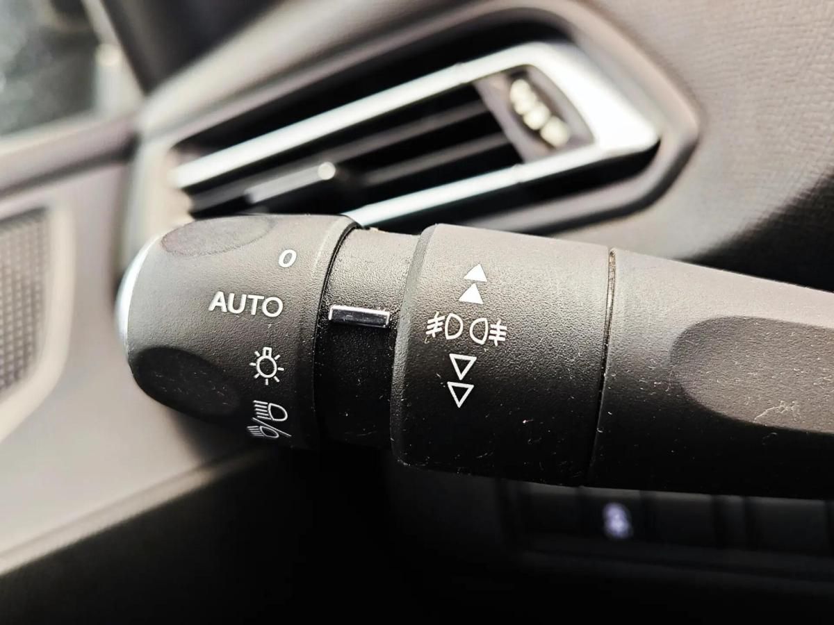 peugeot-308-2018-gasolina-1199cc