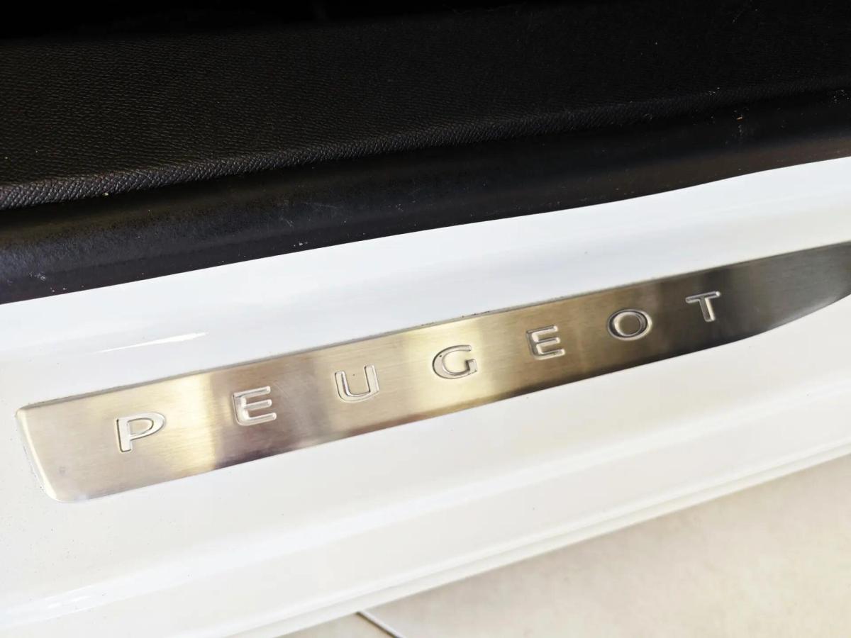 peugeot-308-2018-gasolina-1199cc