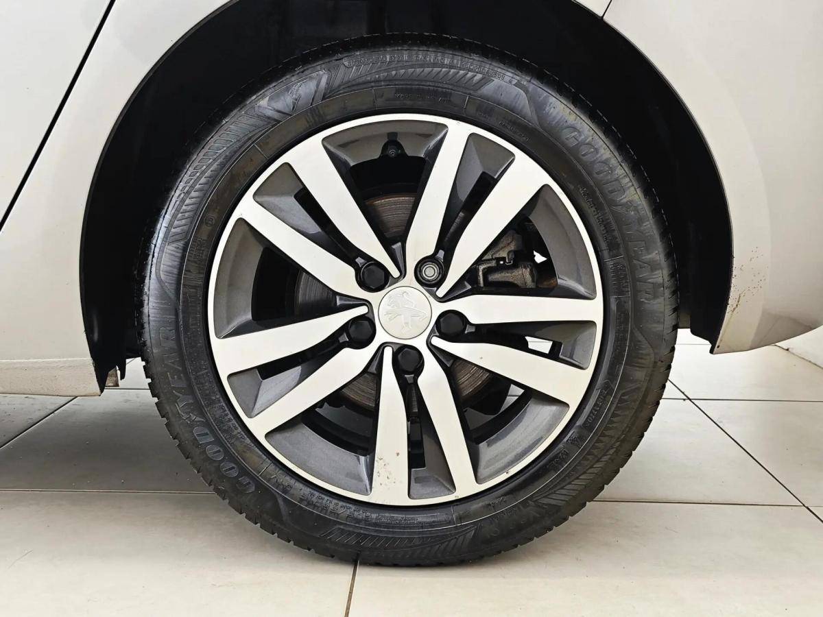 peugeot-308-2019-gasolina-1199cc