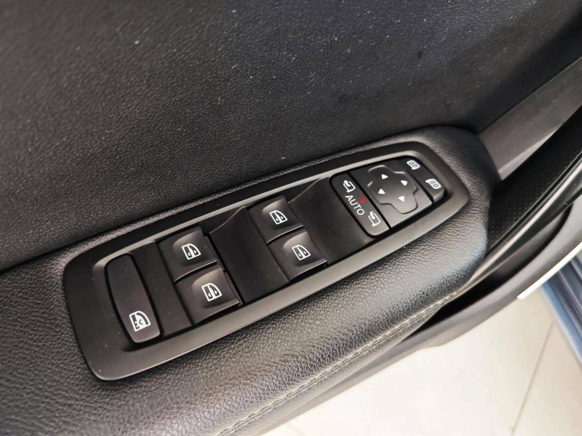 renault-megane-2017-gasolina-1197cc