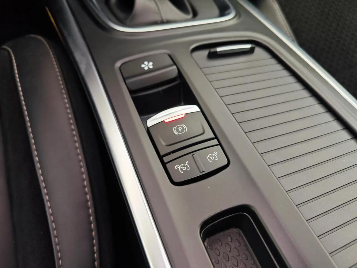 renault-megane-2017-gasolina-1197cc
