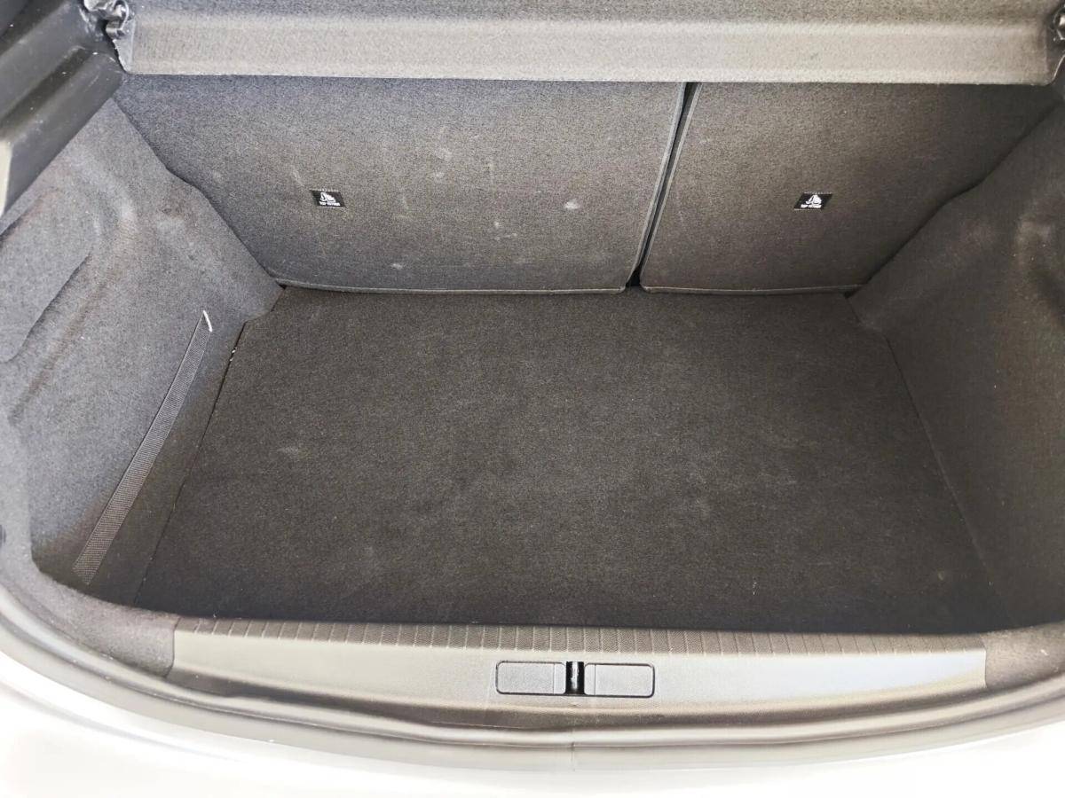 peugeot-208-2023-gasolina-1199cc