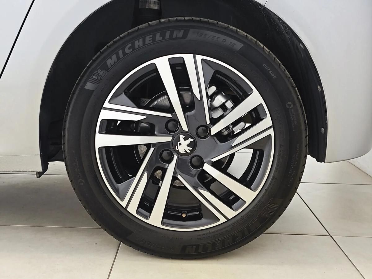 peugeot-208-2023-gasolina-1199cc
