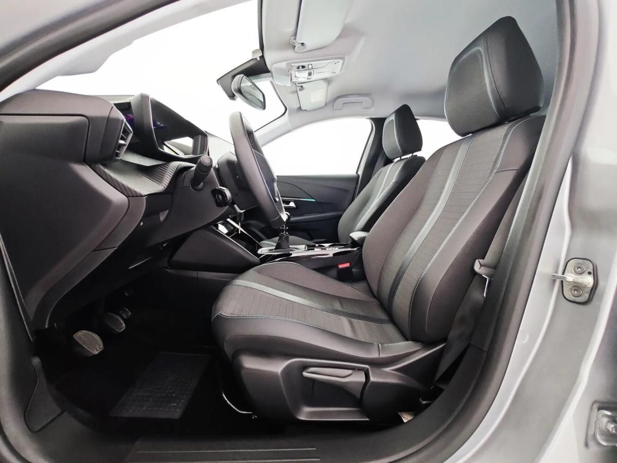 peugeot-208-2023-gasolina-1199cc