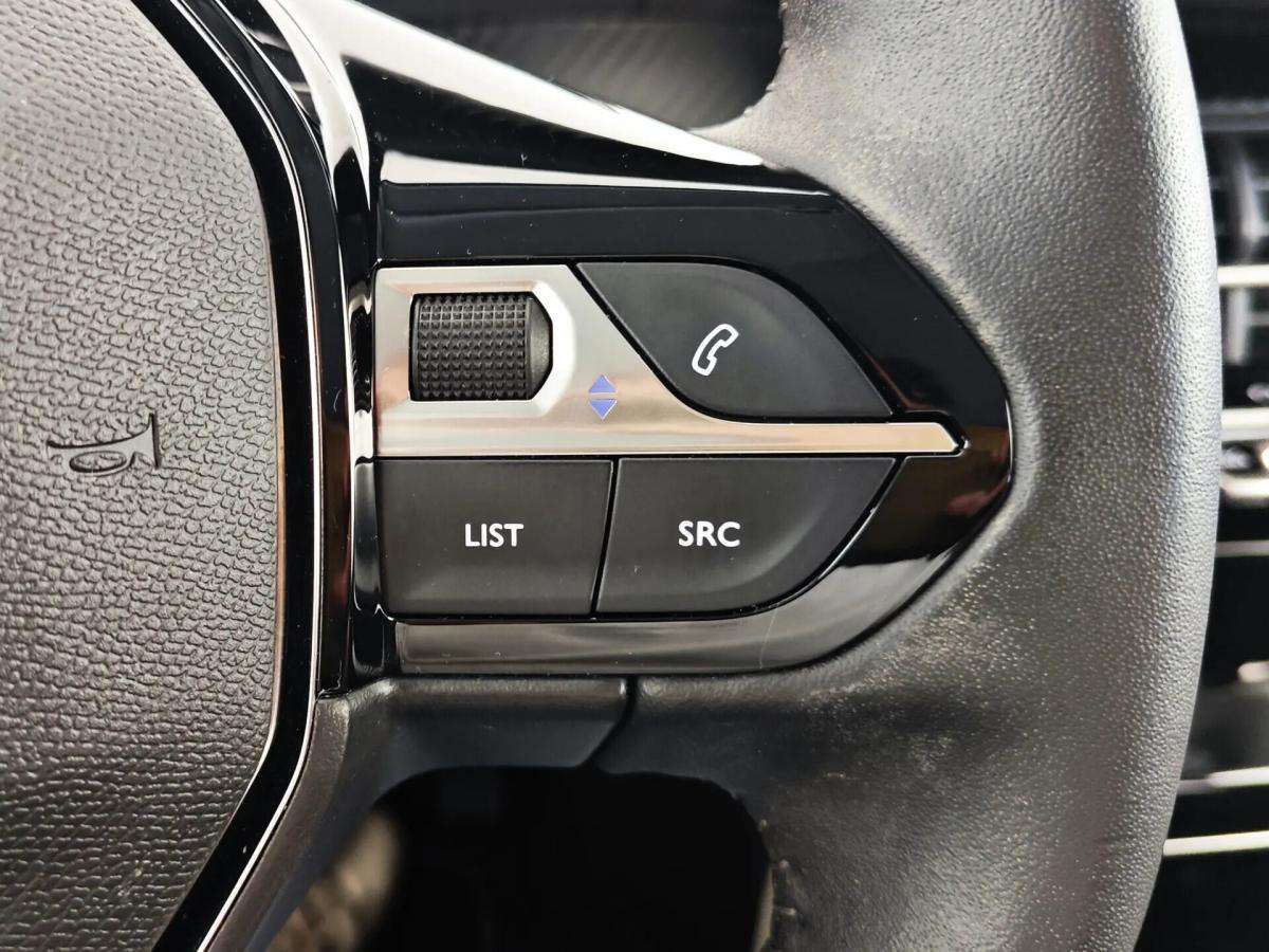 peugeot-208-2023-gasolina-1199cc