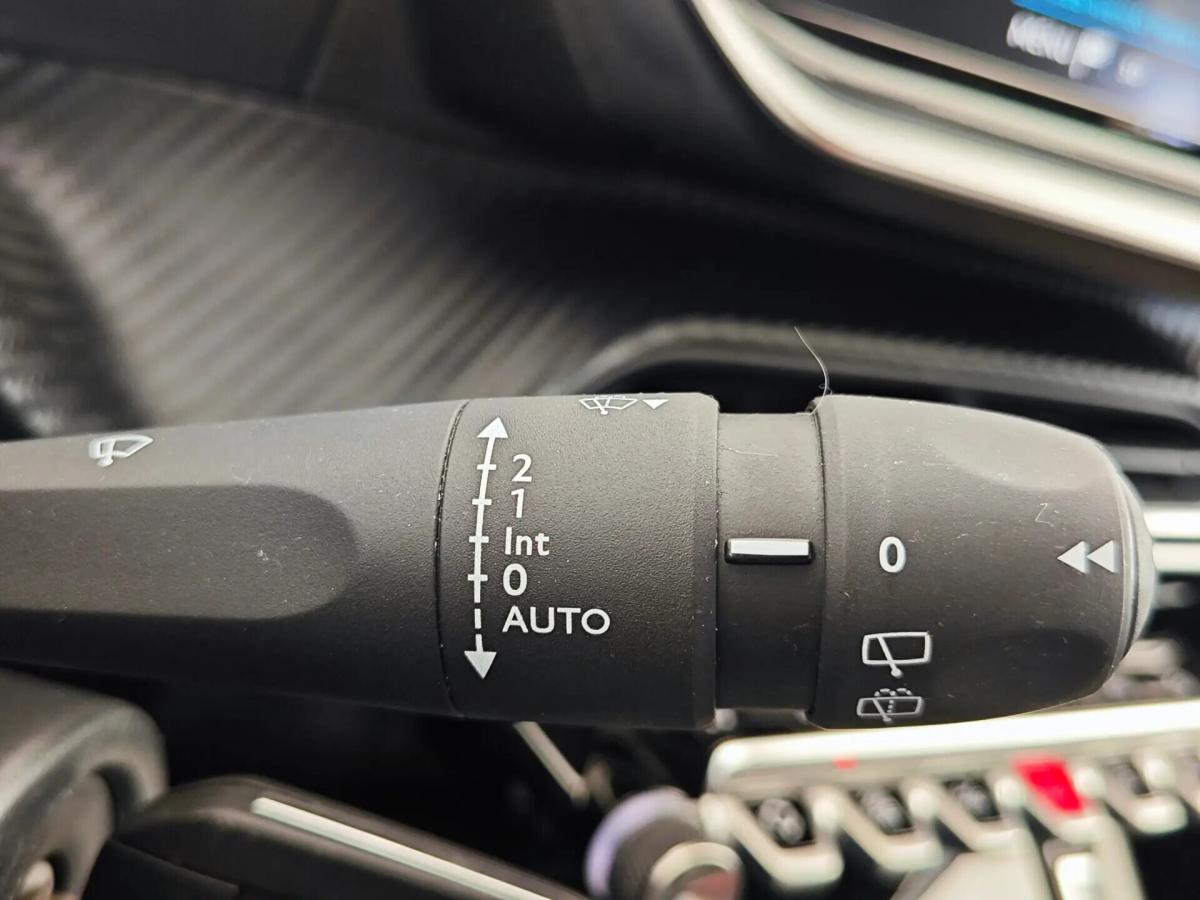 peugeot-208-2023-gasolina-1199cc