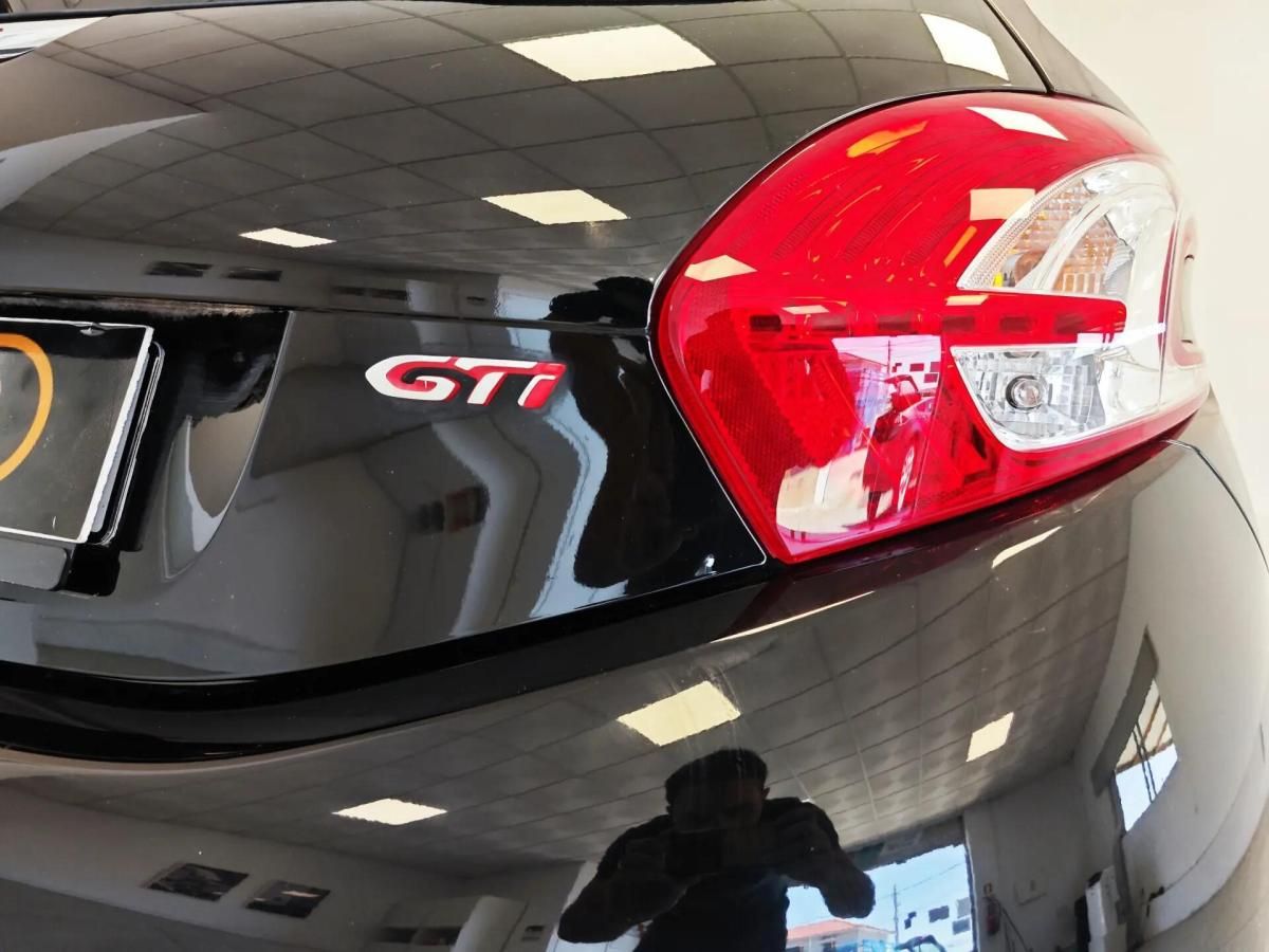peugeot-208-2013-gasolina-1598cc