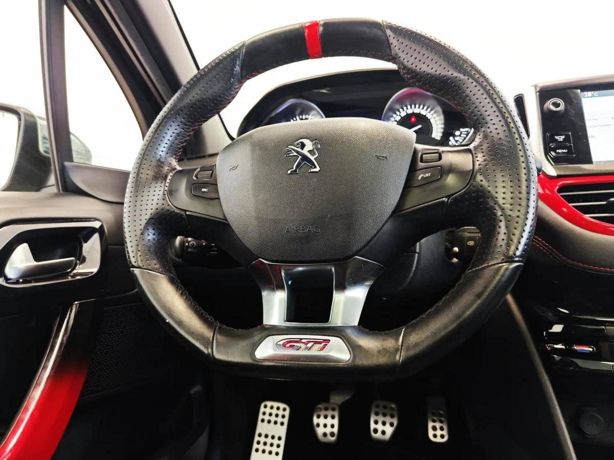 peugeot-208-2013-gasolina-1598cc